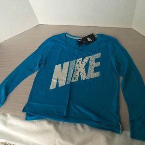 NWT Nike Women's Long Sleeve Crew Neck T-Shirt X-Small  Style 678954 Light Blue